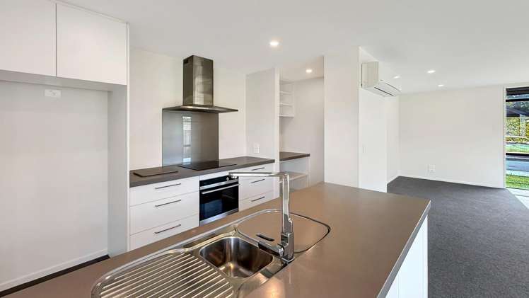 13 Quinn Cr Woodend_1
