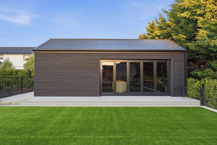 29 Carnaveron Drive Lincoln_14