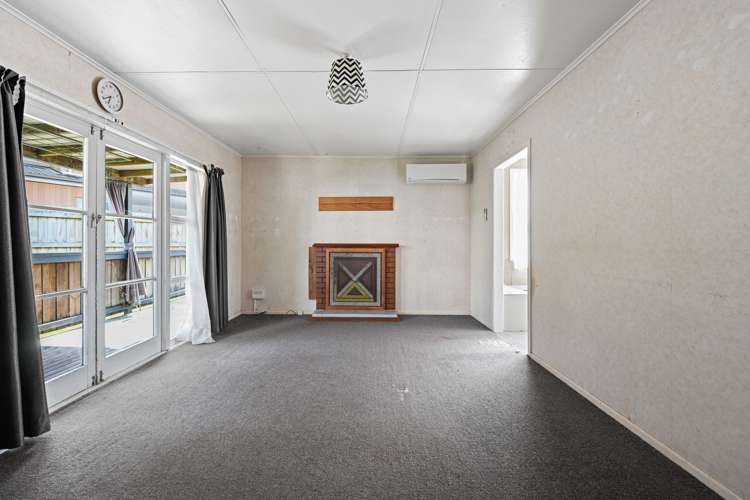 8 Gazeley Avenue Silverdale_5