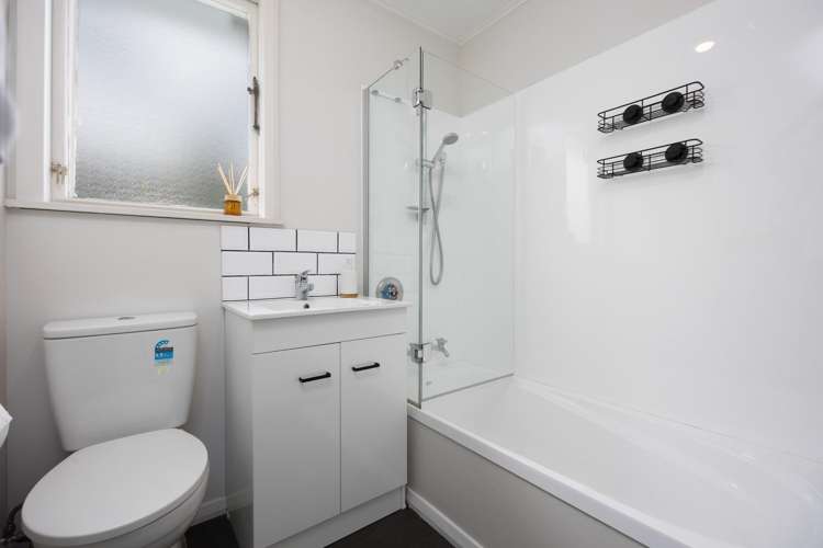 292 The Ridgeway Stoke_11