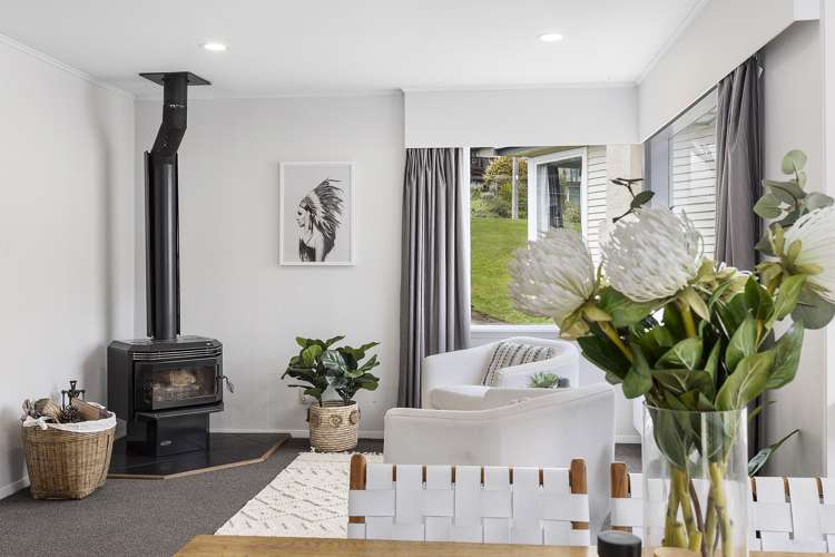 36 Larsen Crescent Tawa_11