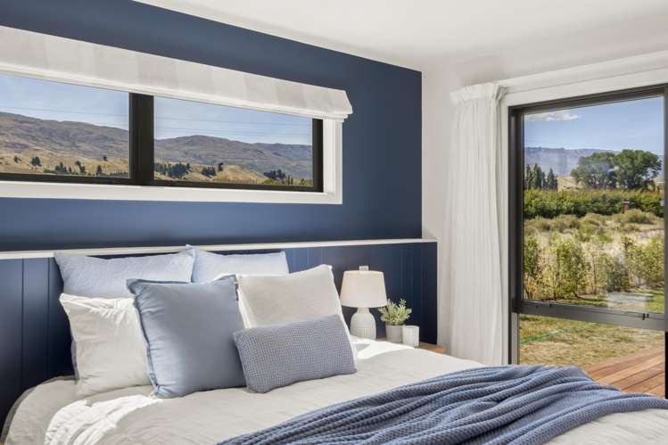 85 Magnum Drive Cromwell_14