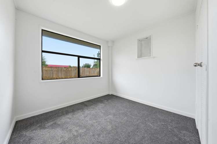 5 Manston Road Mangere_28