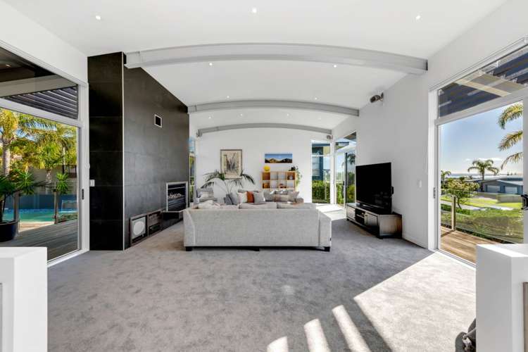 8 Intrepid Crescent Beachlands_23