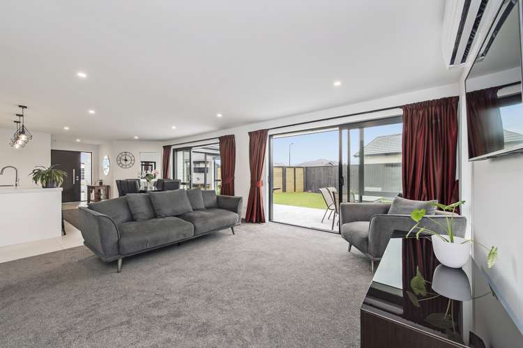 23 Whitehorn Drive Lincoln_10