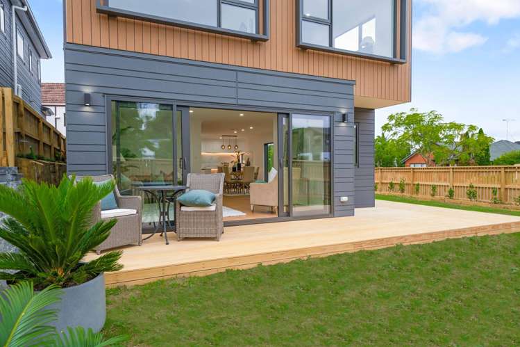 5 Pyatt Crescent St Johns_8