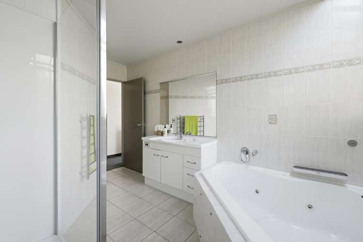 8 Lorrigan Way Welcome Bay_20