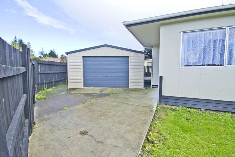 27 Selak Place Glen Eden_5