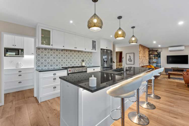 8 Waititiro Rise Stanmore Bay_9