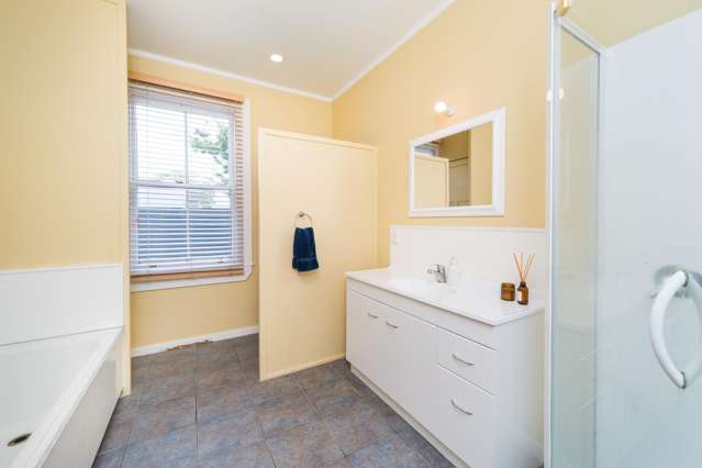 111 Derby Street Feilding_3