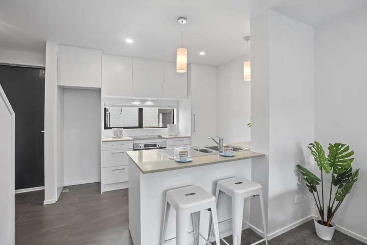 4/10 Shamrock Lane Te Atatu Peninsula_8