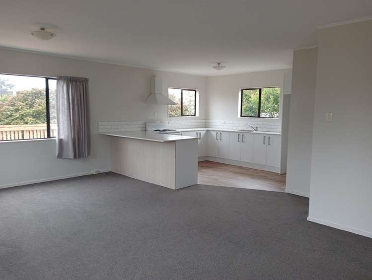 2/10 Evans Road_0