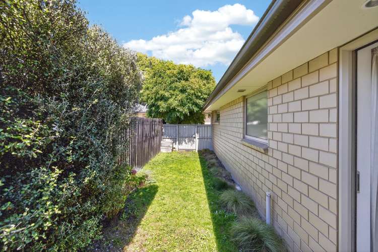 52 Thackeray Place Waltham_12