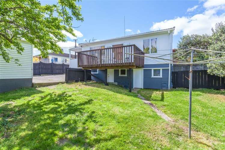152 Edmonton Road Te Atatu South_17