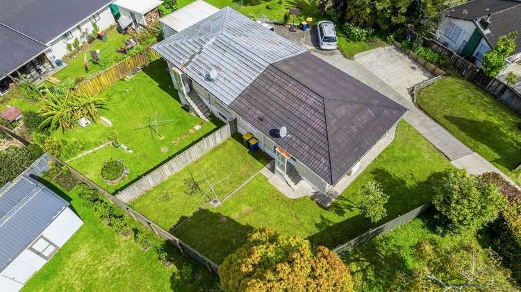 1/6 Segedin Place Glenfield_15