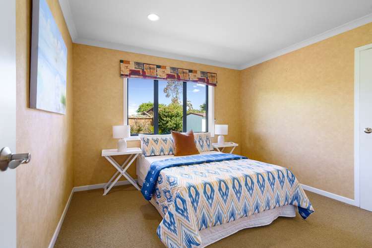 200 The Oaks Drive Leamington_14