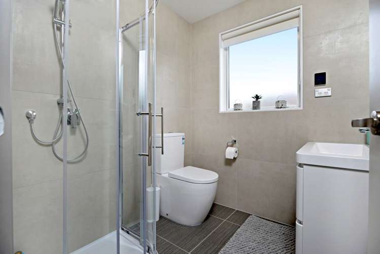 29 Arrowsmith Drive Flat Bush_18