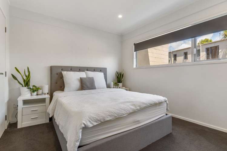 2/76 Heathcote Road Castor Bay_9