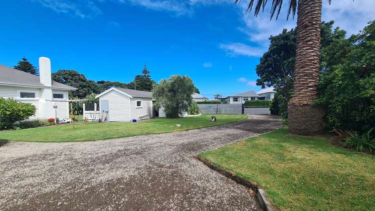 147 Tasman Street Opunake_19
