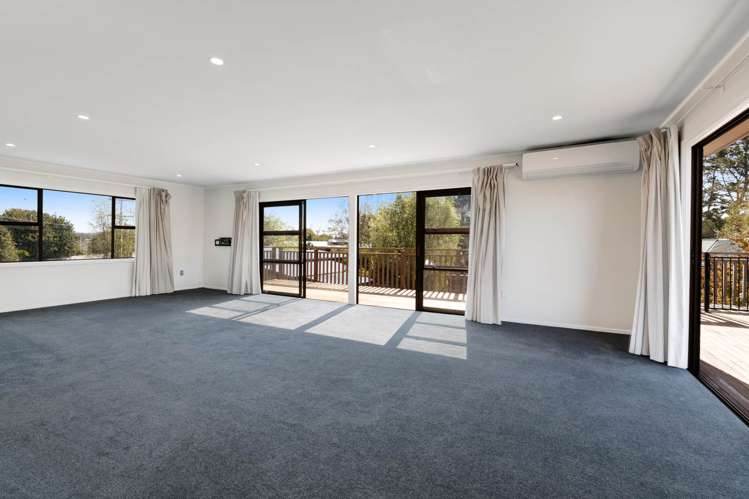 29 Parakai Avenue Parakai_15