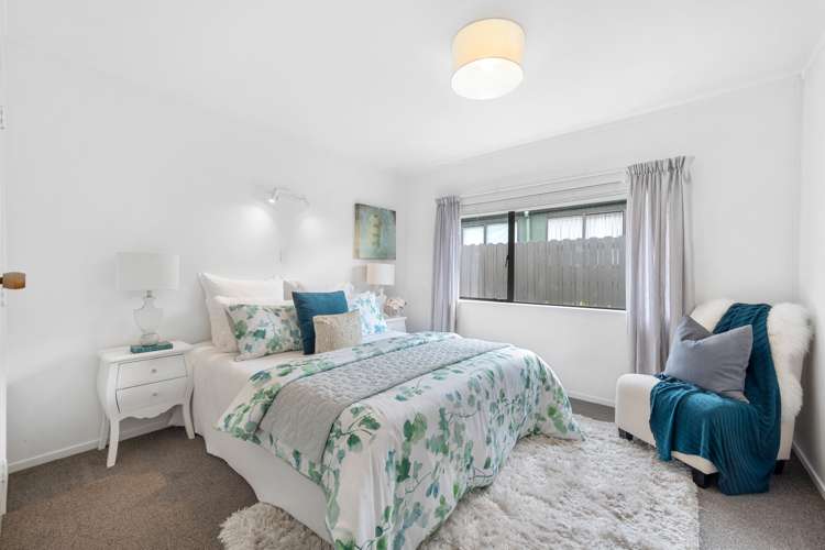 2/98 Mirrabooka Avenue Botany Downs_10