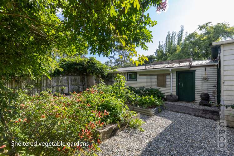 76 Awaroa Road Helensville_32