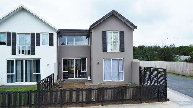 13 Kaihua Terrace Mangere Bridge_4