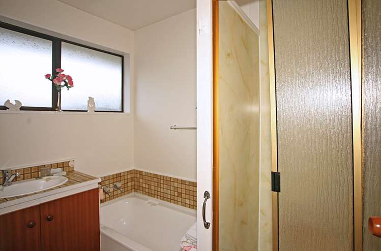 2/51 Neill Street Hornby_13