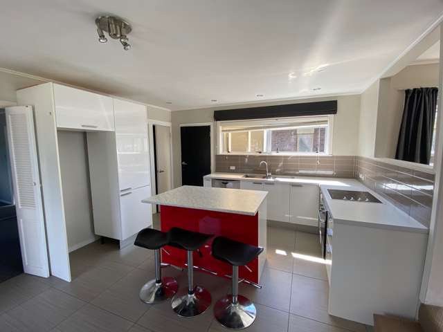 3/2 Rewi Street Torbay_4