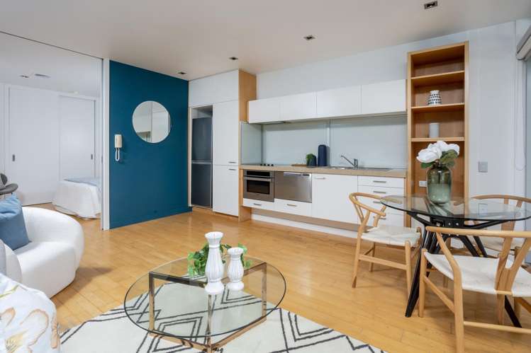 4/6 Beach Front Lane Browns Bay_12