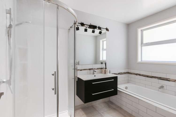 266 Lakes Boulevard Pyes Pa_19