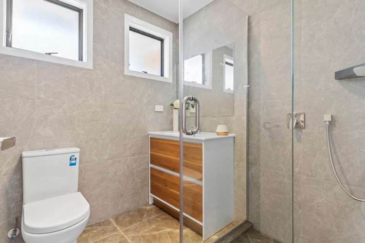 24a Roberts Road Te Atatu South_12