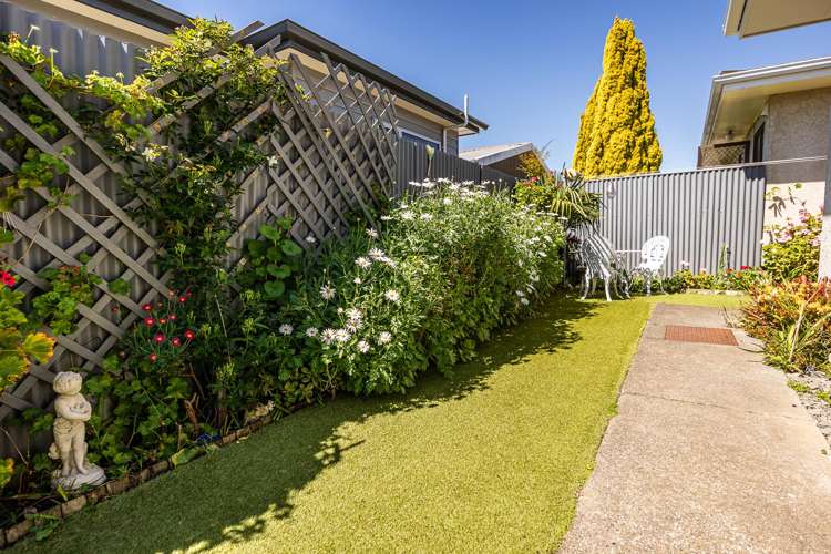 2/2 Ypres Street Greenmeadows_12