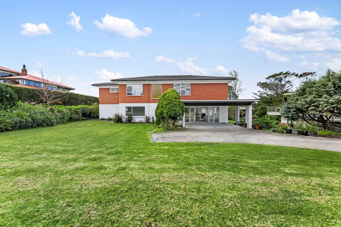 393 Riddell Road_2