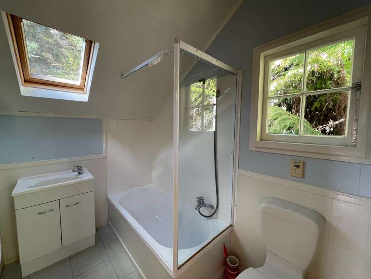 990 Sandspit Road Sandspit_18