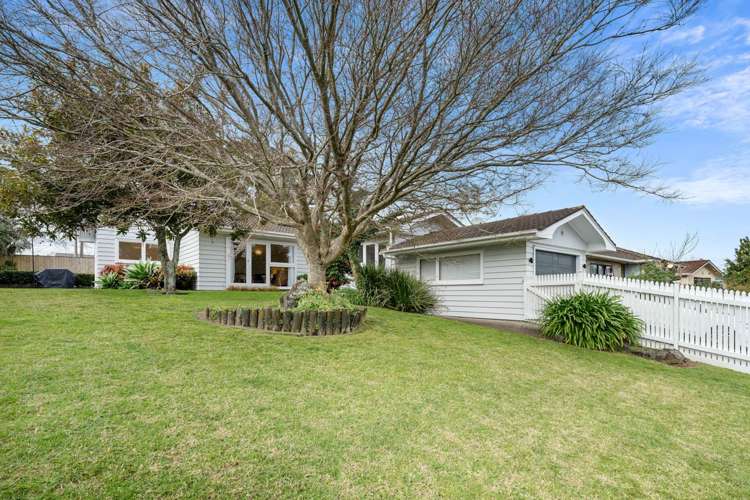18 Booralee Avenue Botany Downs_26