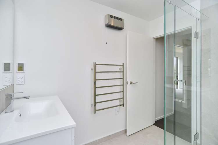 21 Malaga Crescent Harewood_17