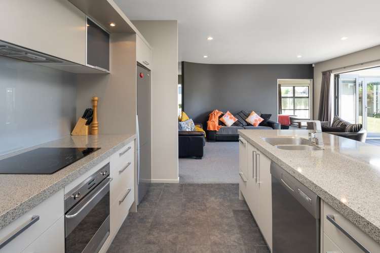 6 Roussel Place Springlands_5