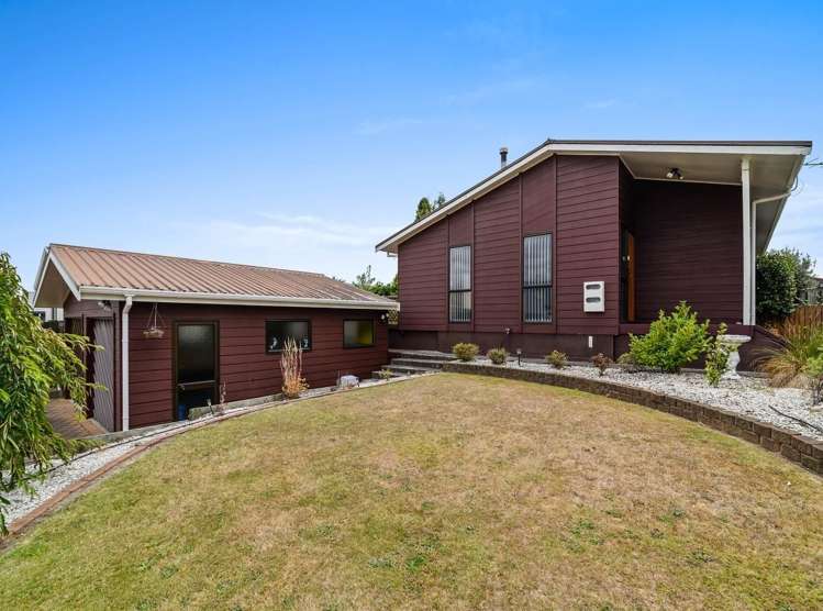 12 Westminster Drive Owhata_13