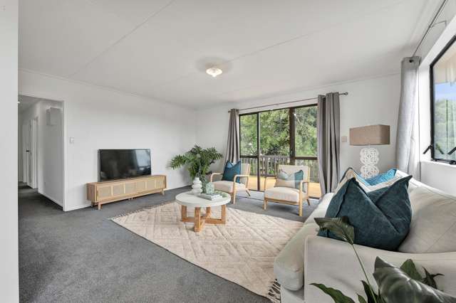 Sunlit Living, Space to Play