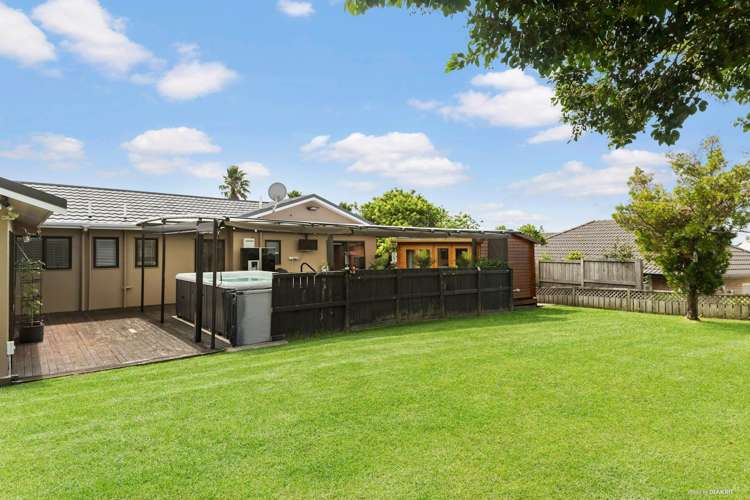 19 Alec Craig Way Gulf Harbour_8