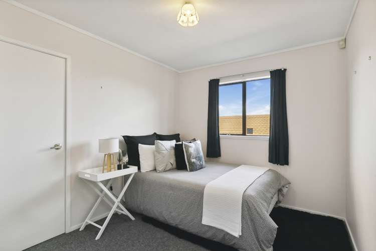 13/37 Bracken Road Paparangi_5