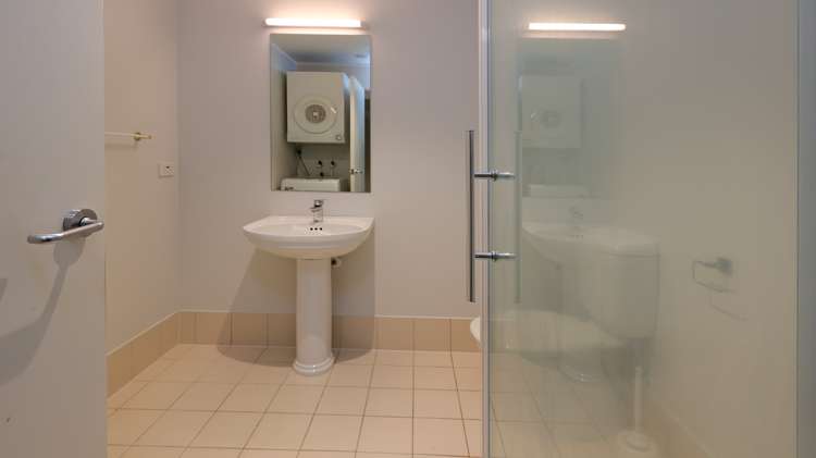 11a/30 Westward Ho Glen Eden_13