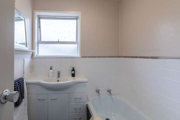 2/10 Bay Road Saint Heliers_14