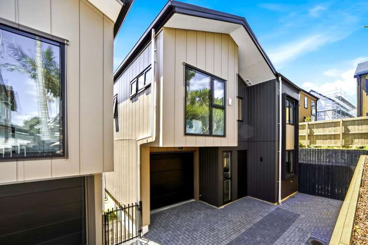 584 Beach Road Rothesay Bay_13