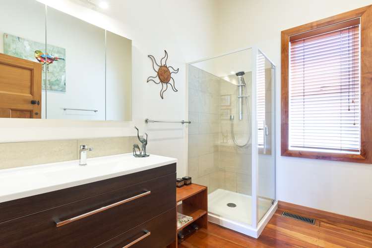 7 Lucy Road Bluff Hill_12