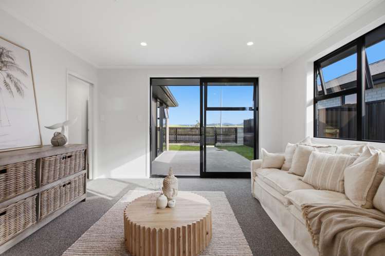 64 Empire Crescent Papamoa_5