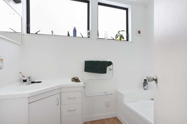 4/25a Beach Road Te Atatu Peninsula_13