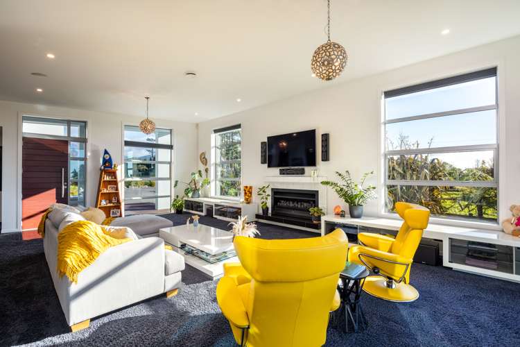 1895 Egmont Road Kaimiro_7