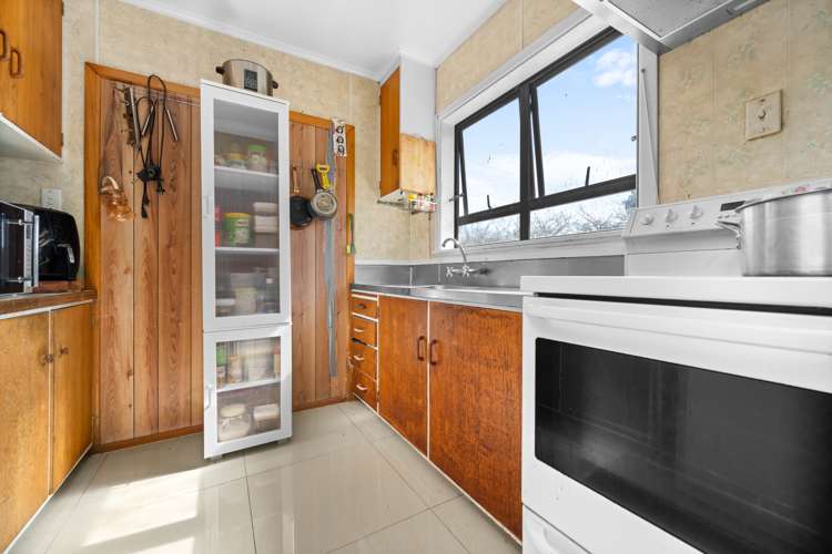 37 Antrim Crescent Otara_10